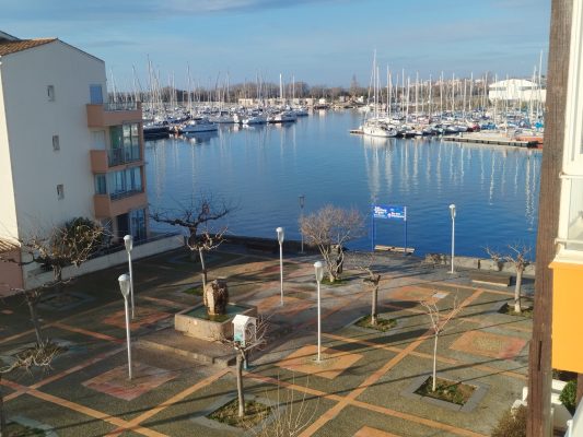 Location vacance au Cap d'Agde : appartement au Cap d'Agde réf 373 : vue sur le port