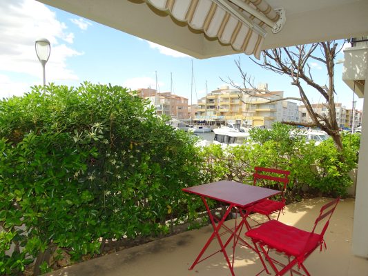 Location vacance au Cap d'Agde : appartement au Cap d'Agde réf 8 : terrasse