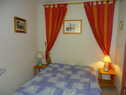 Location vacances à Marseillan : Appartement Marseillan Plage référence 270 : chambre