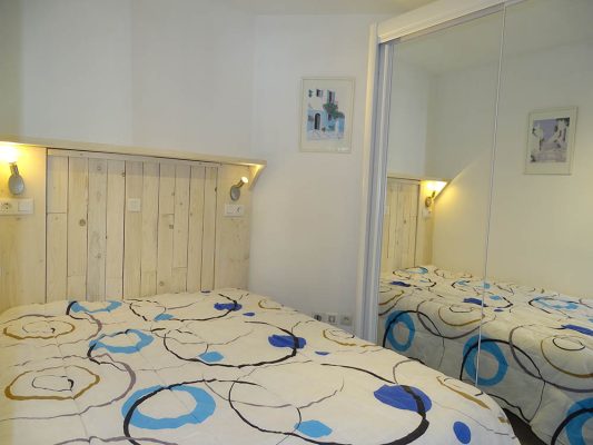 Location vacances au Cap d'Agde : Appartement Cap d’Agde référence 299 : chambre avec lit 2 personnes