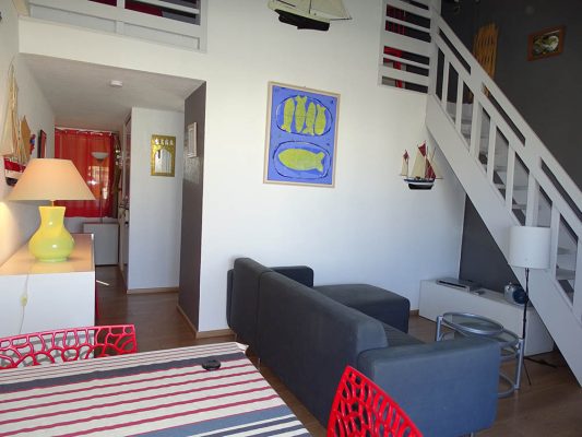 Location vacances au Cap d'Agde : Appartement Cap d’Agde référence 320 : séjour avec canapé