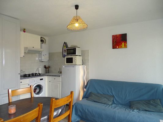 Location vacances au Cap d'Agde : Appartement Cap d’Agde référence 400 : cuisine et séjour