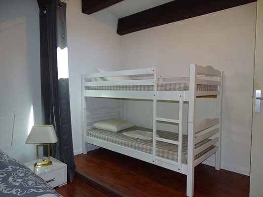 Location vacances au Cap d'Agde : Appartement Cap d’Agde référence 43 : chambre avec lit superposé