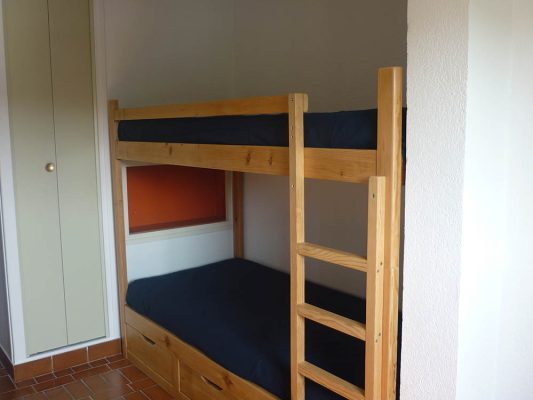 Location vacances au Cap d'Agde : Appartement Cap d’Agde référence 432 : chambre avec lit superposé