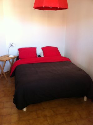 Location vacances au Cap d'Agde : appartement au Cap d'Agde référence 85 : chambre avec lit 2 personnes