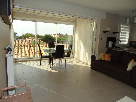 Location vacances au Cap d'Agde : appartement au Cap d'Agde référence 98 : séjour et cuisine